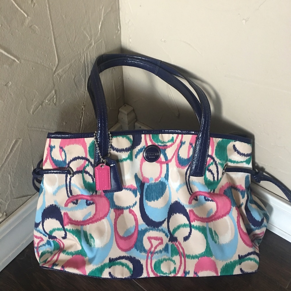 Coach drawstring carryall 🎉